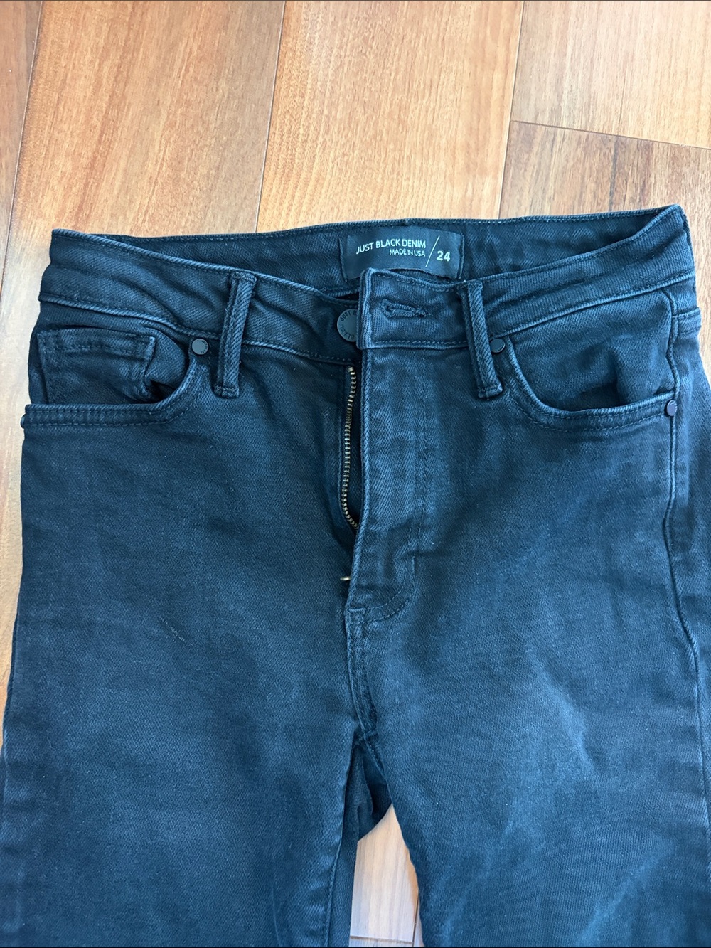Just Black Women's High-Rise Jeans in Black